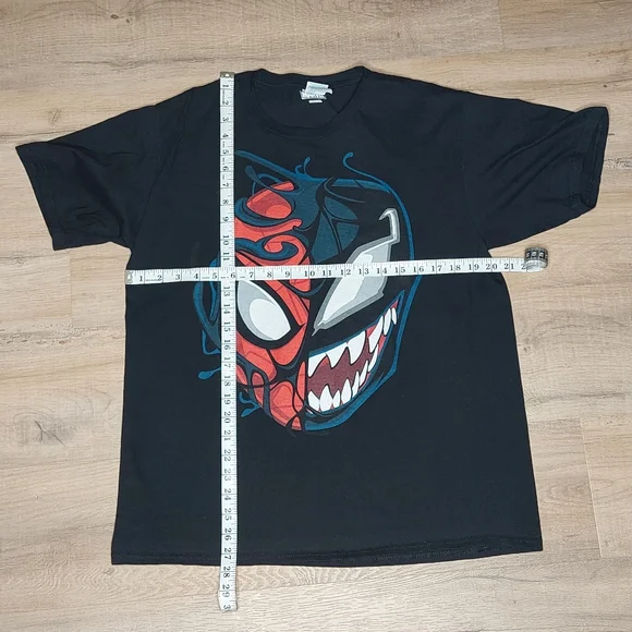 Boy's Marvel Spider-Man Venom Mask Split Graphic Tee Black Large. - Picture 3 of 8